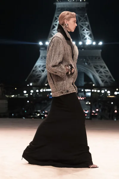 Look 30